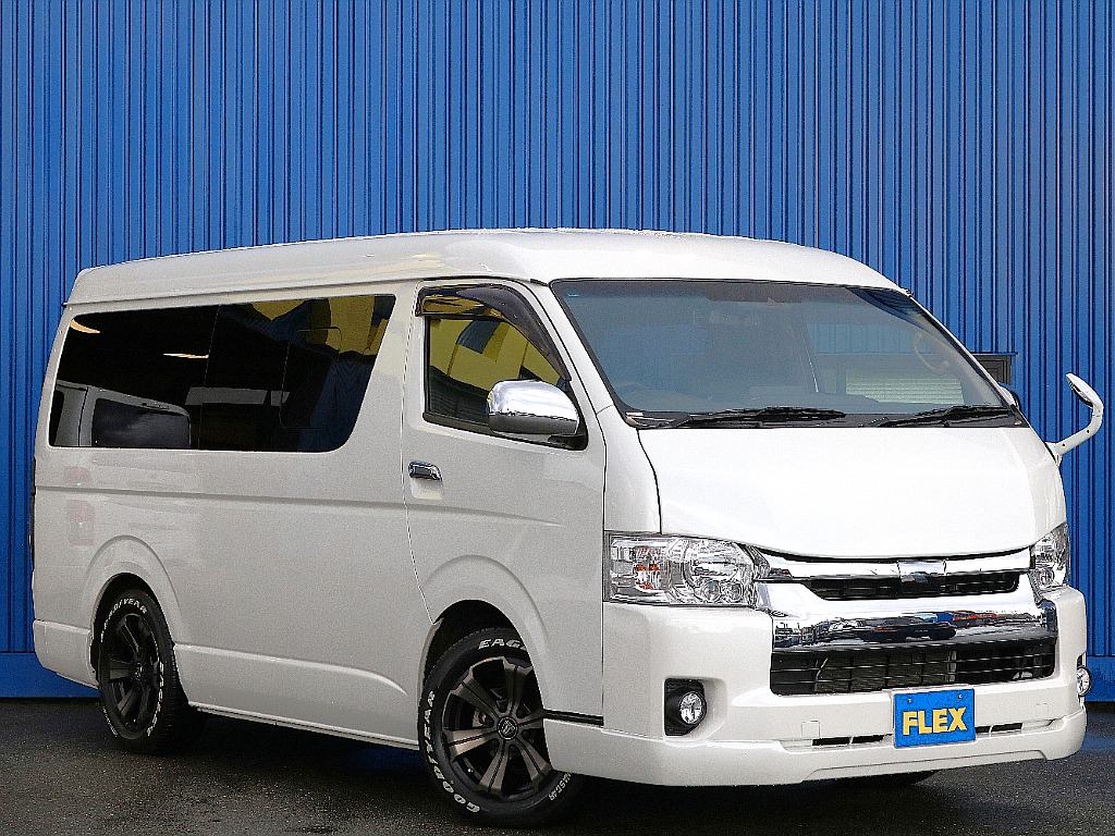 トヨタ ハイエース(3枚目)