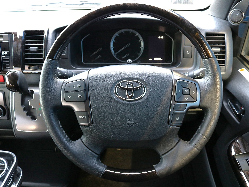 トヨタ&nbsp;ハイエースバン&nbsp;5D2.8DTスーパーGLダークプライムⅡL 4WD&nbsp;アゲスタイル 7型 ESSEXホイール&nbsp;石川県の詳細画像&nbsp;その11