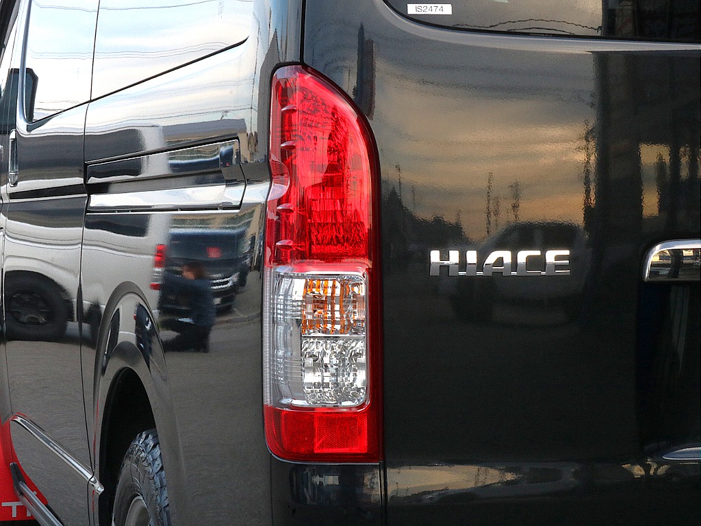 トヨタ&nbsp;ハイエースバン&nbsp;5D2.8DTスーパーGLダークプライムⅡL 4WD&nbsp;アゲスタイル 7型 ESSEXホイール&nbsp;石川県の詳細画像&nbsp;その18