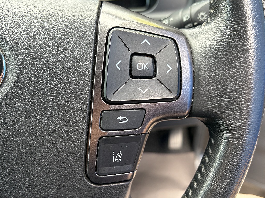 トヨタ ハイエースバン(13枚目)