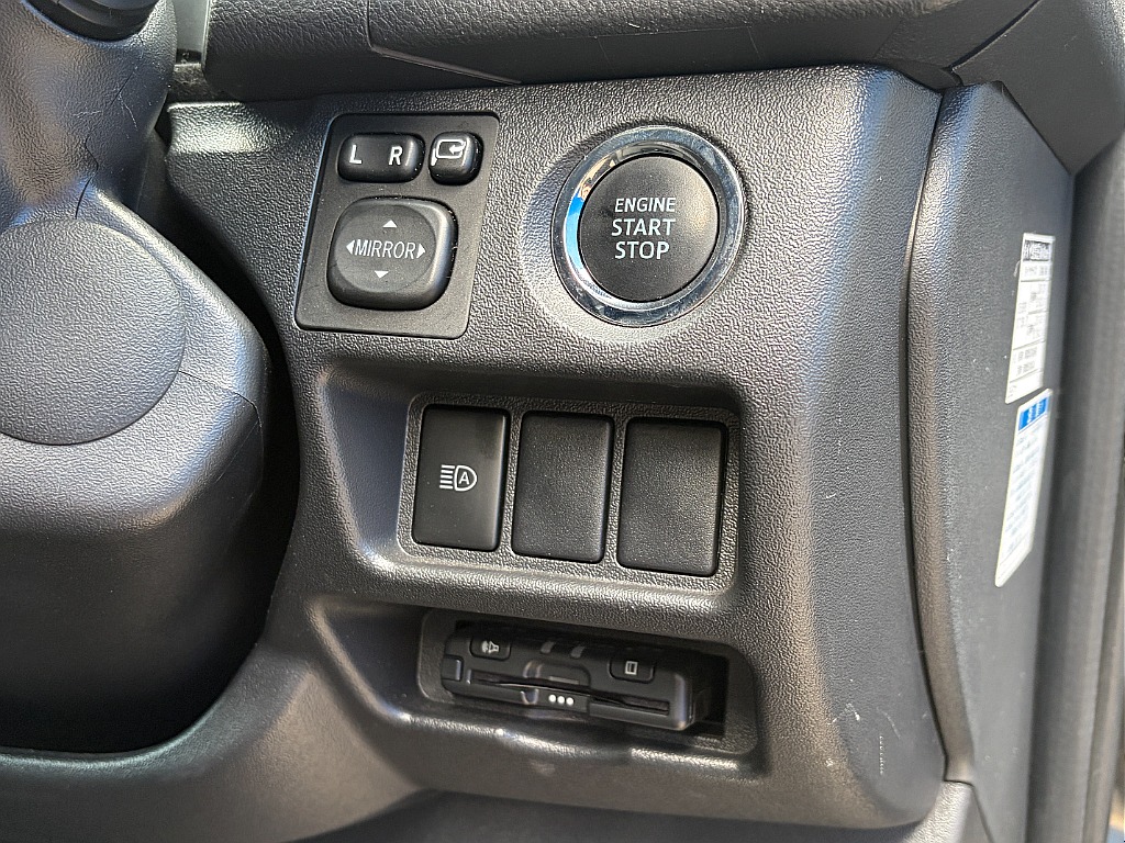 トヨタ ハイエースバン(14枚目)