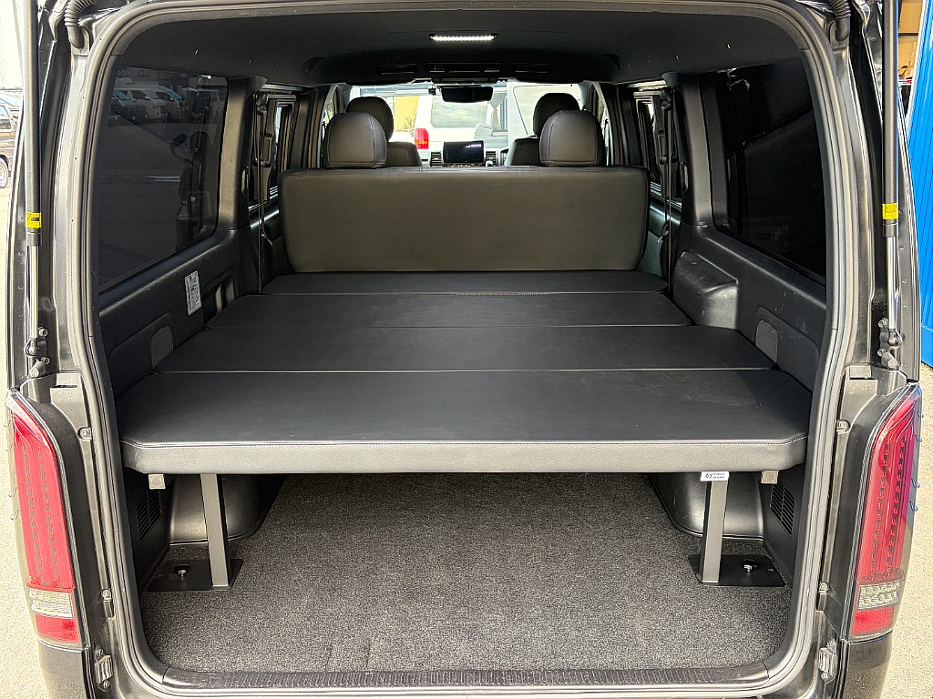 トヨタ ハイエースバン(7枚目)