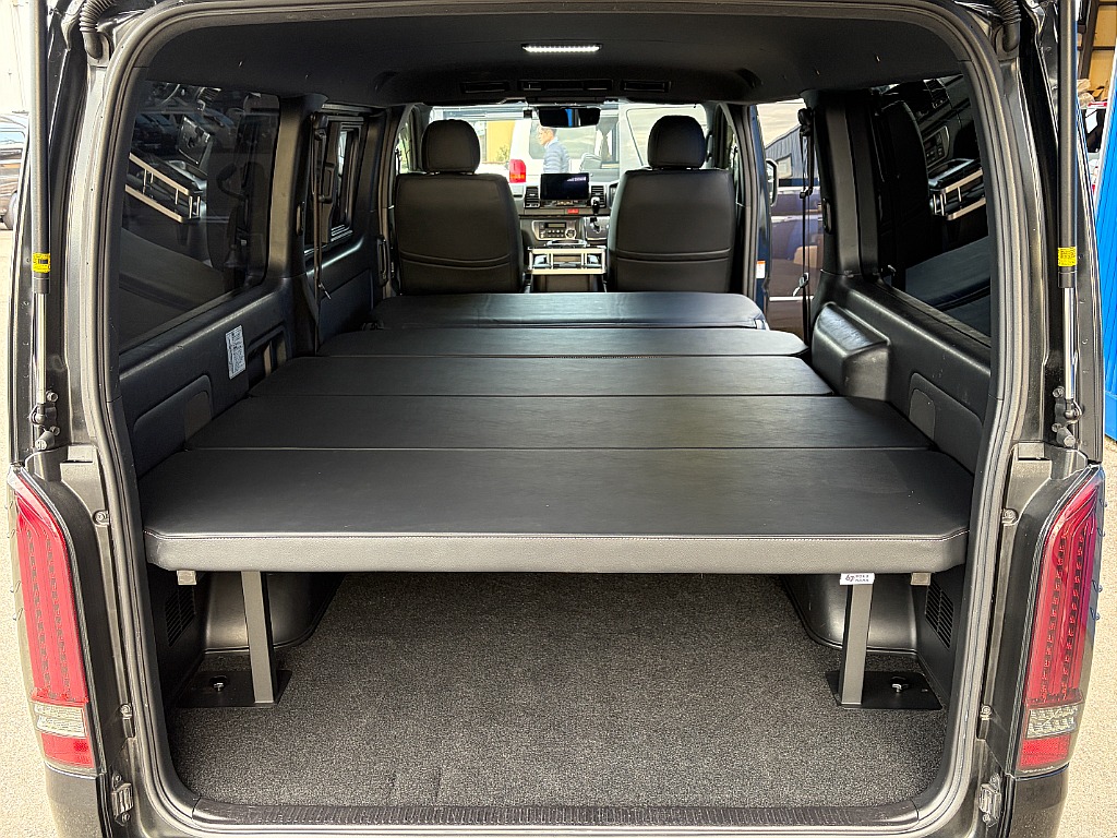 トヨタ ハイエースバン(8枚目)