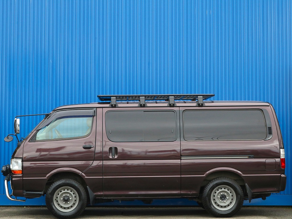 トヨタ ハイエースバン(5枚目)