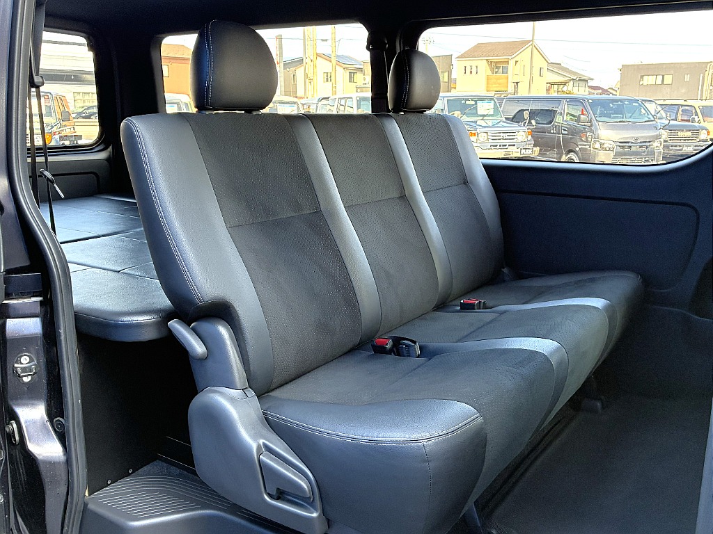 トヨタ ハイエースバン(7枚目)