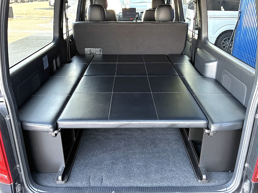 トヨタ ハイエースバン(8枚目)