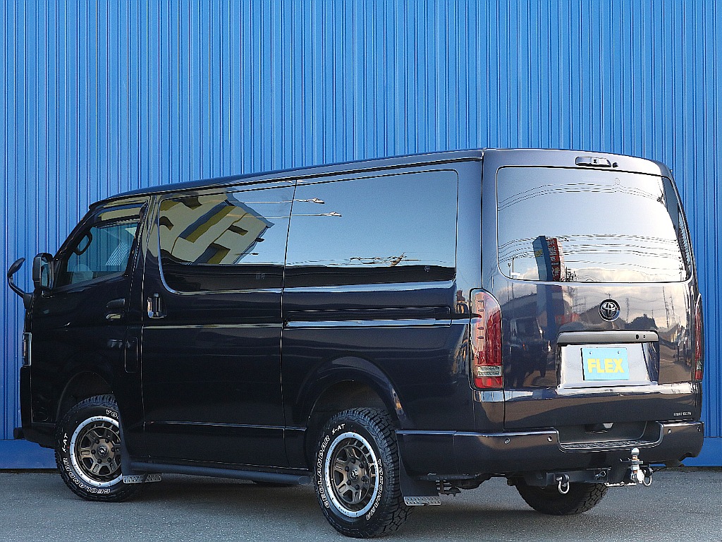 トヨタ ハイエースバン(4枚目)