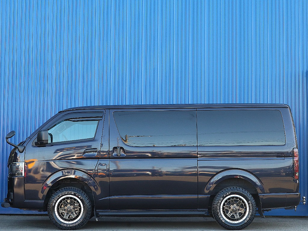 トヨタ ハイエースバン(5枚目)