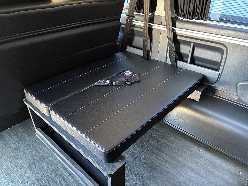 3列目後方1人シート！