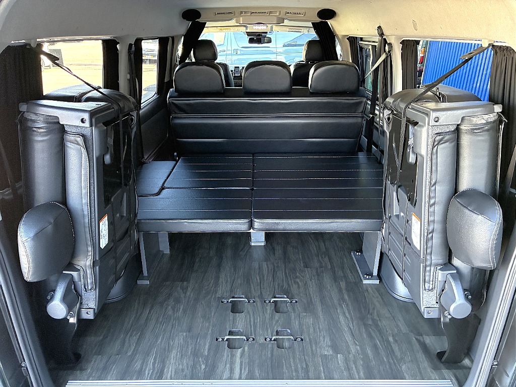 跳ね上げ時荷室スペース♪