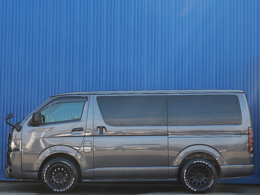 トヨタ ハイエースバン(5枚目)