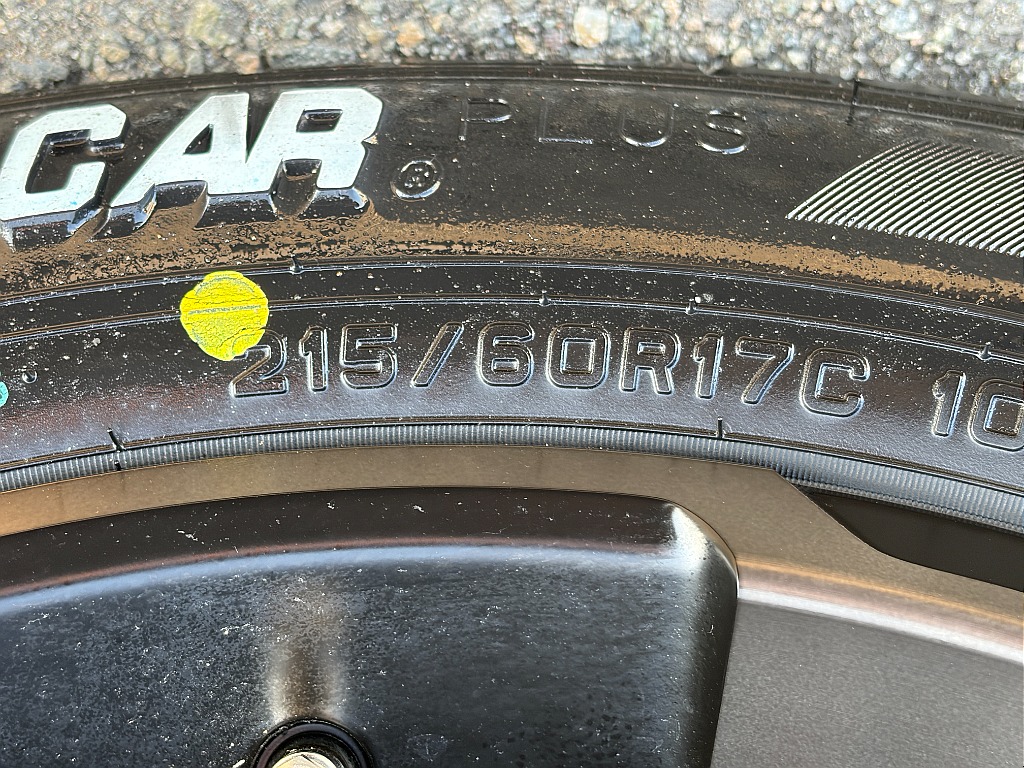 215/60R17☆