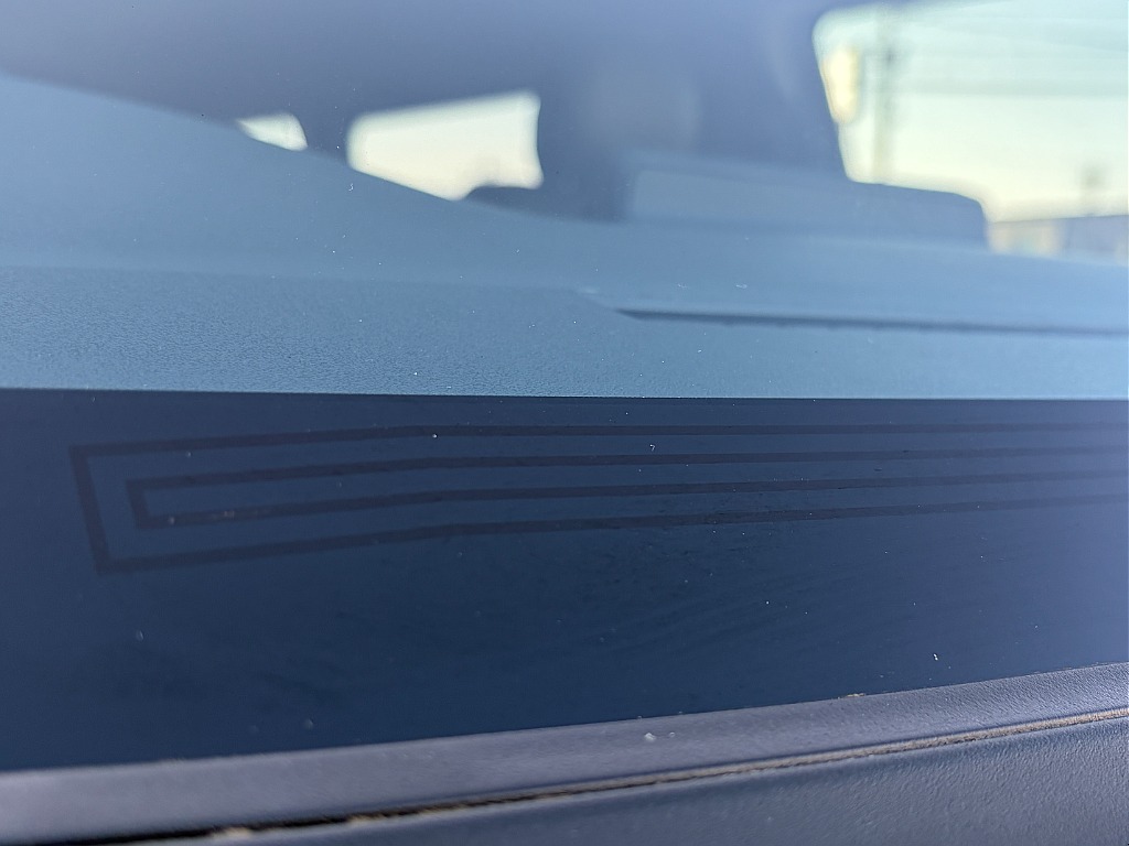 寒冷地仕様によりフロント電熱線があります☆