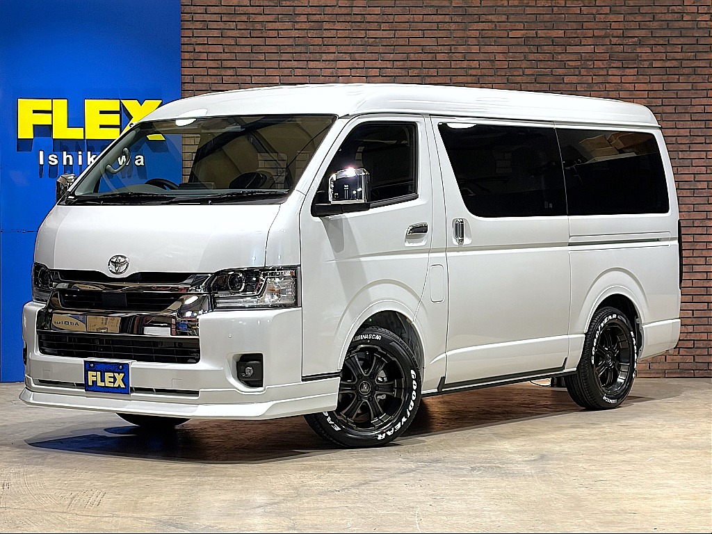 9型ハイエースワゴン4WD入庫☆新色プラチナホワイト☆