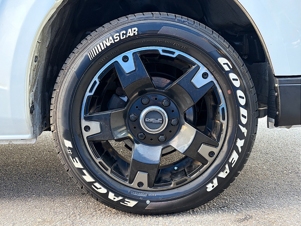 トヨタ ハイエースバン(20枚目)