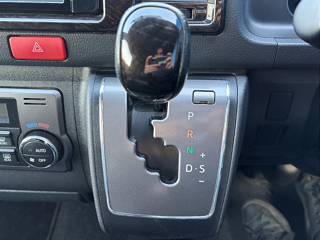 トヨタ ハイエースバン(28枚目)