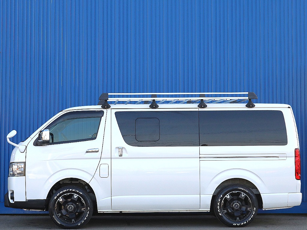 トヨタ ハイエースバン(5枚目)