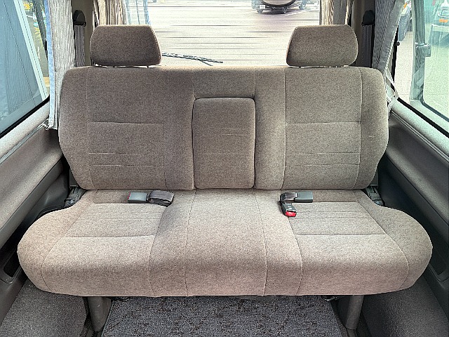 3列目もゆったりとしたシートです☆