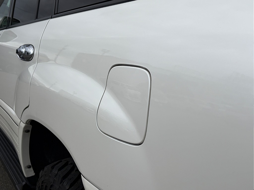 助手席側に給油口がございます☆