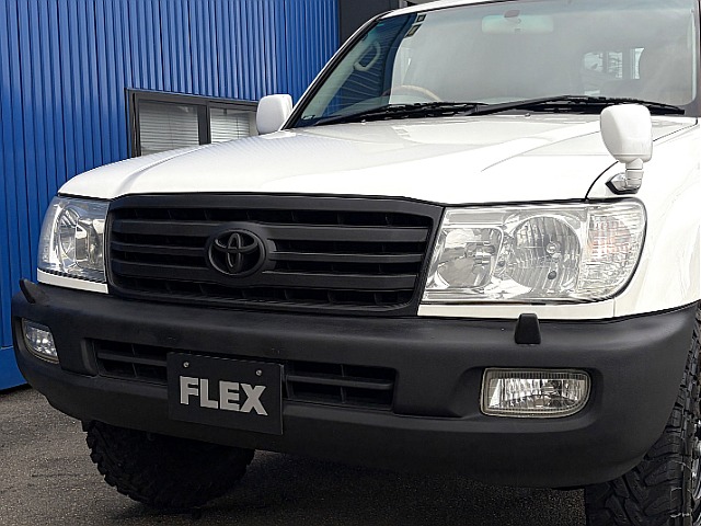 グリルやバンパーが塗分けされております☆