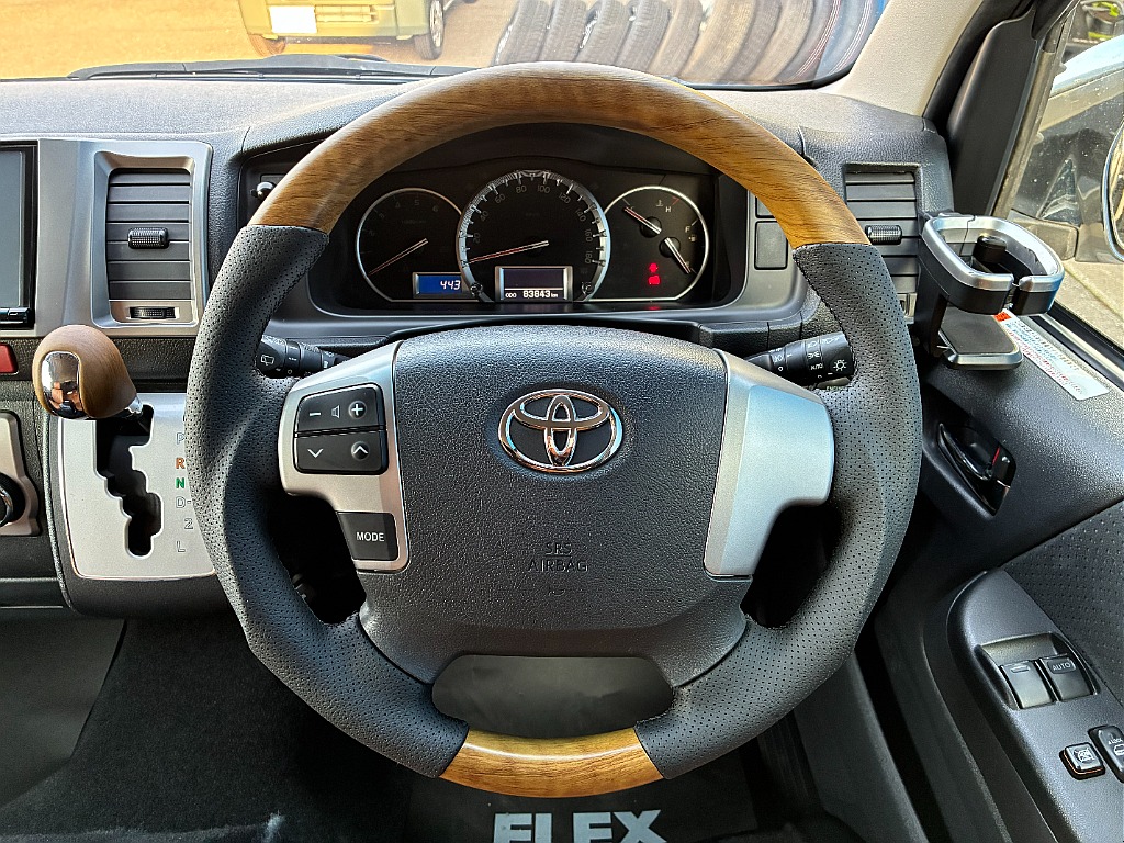 トヨタ ハイエースバン(13枚目)