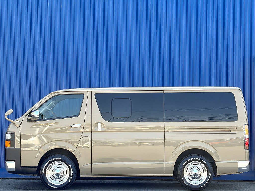 トヨタ ハイエースバン(5枚目)
