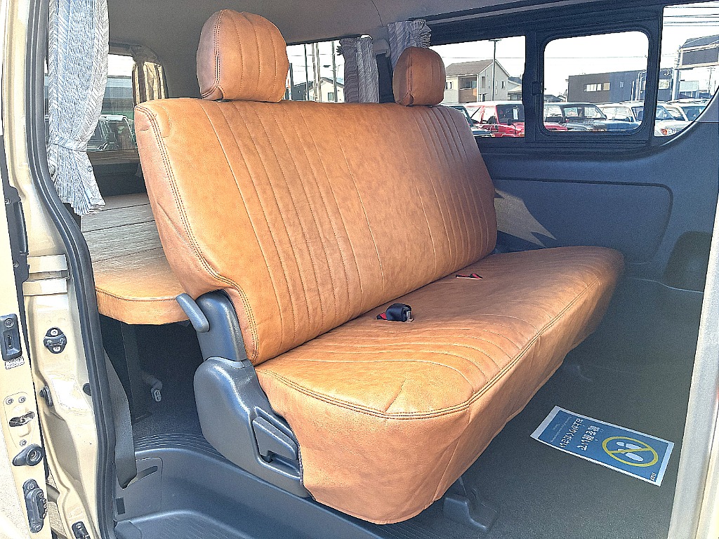 トヨタ ハイエースバン(7枚目)