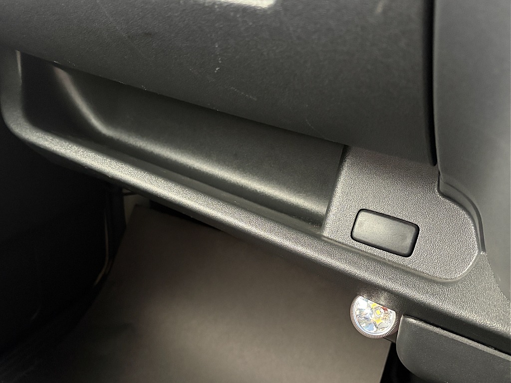 助手席足元付近☆