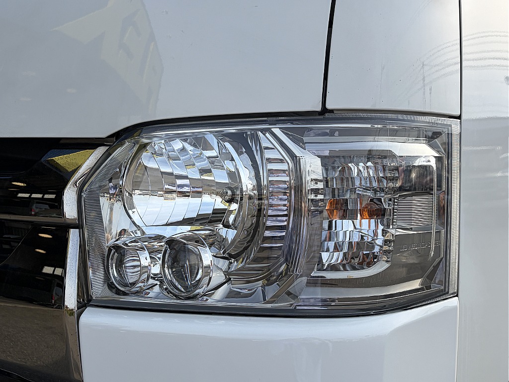 トヨタ ハイエースバン(14枚目)