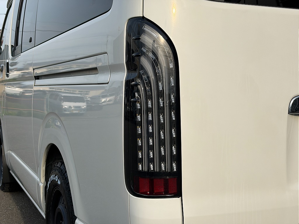 トヨタ ハイエースバン(16枚目)