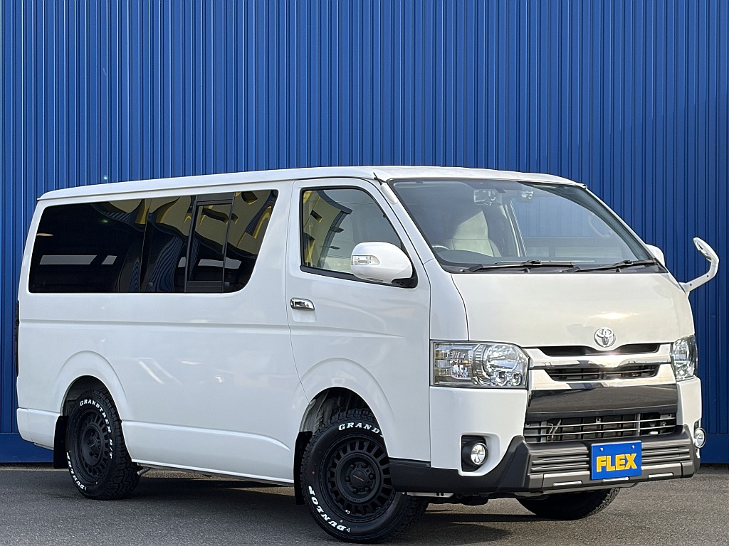 トヨタ ハイエースバン(2枚目)