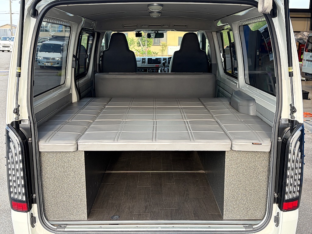 トヨタ ハイエースバン(34枚目)