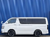 トヨタ ハイエースバン(4枚目)