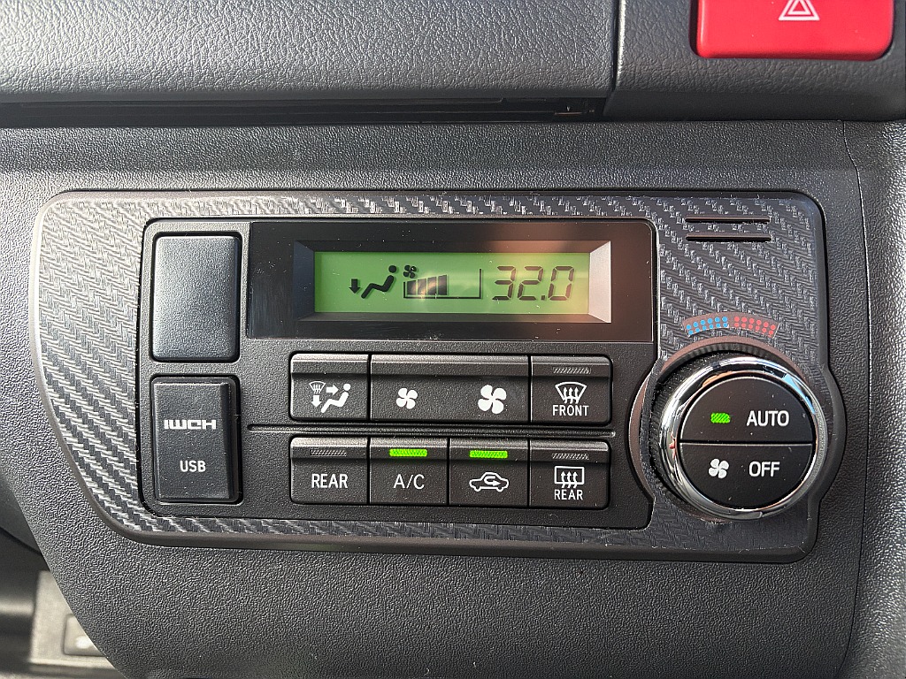 トヨタ ハイエースバン(11枚目)