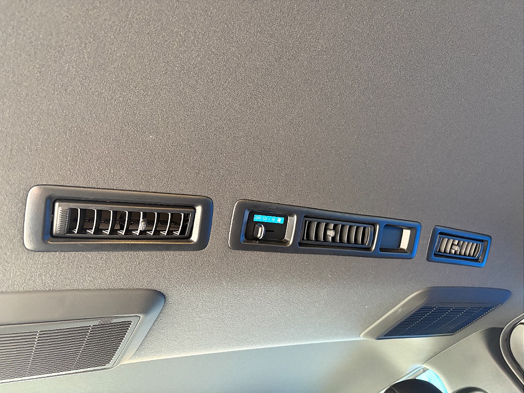 トヨタ ハイエースバン(36枚目)