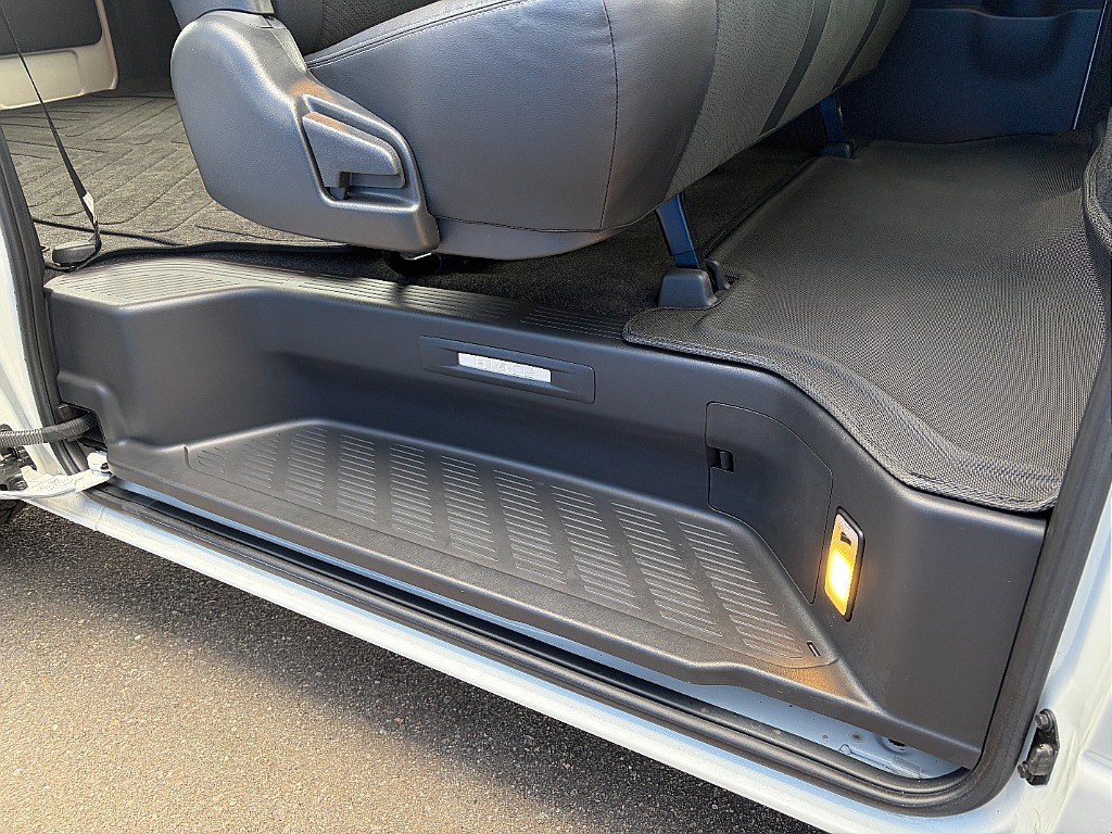 トヨタ ハイエースバン(37枚目)