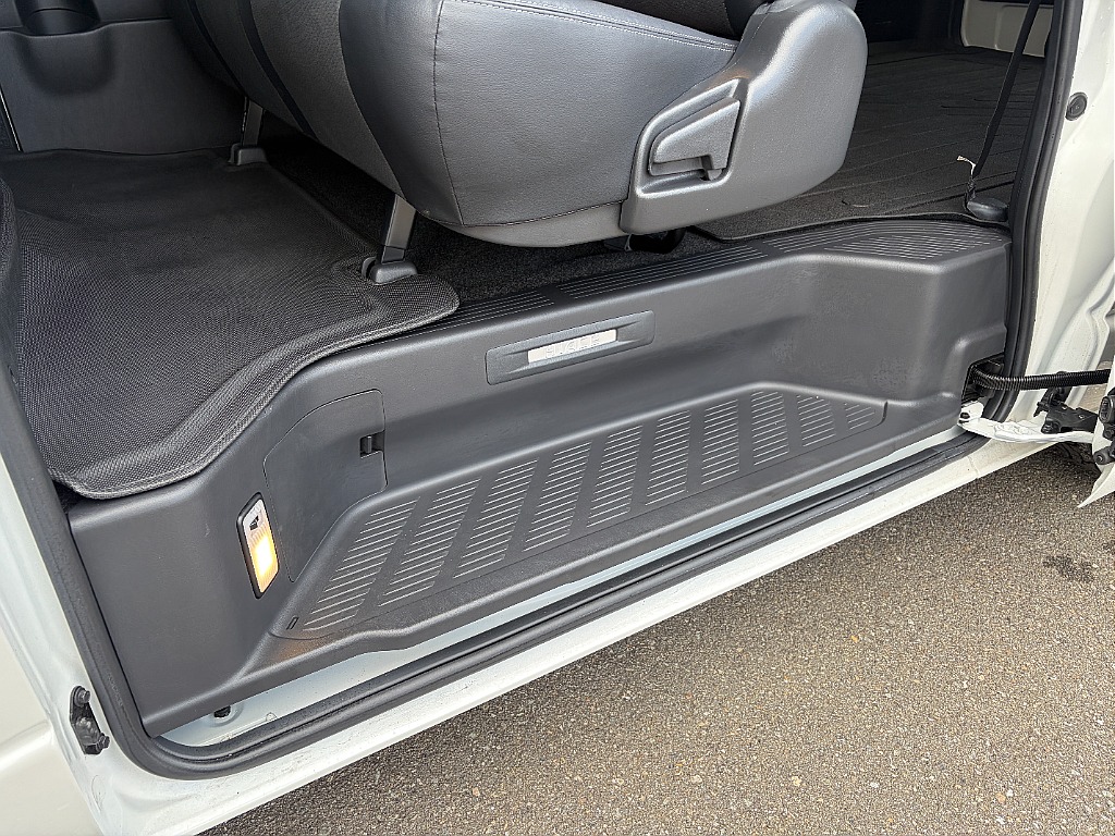 トヨタ ハイエースバン(38枚目)