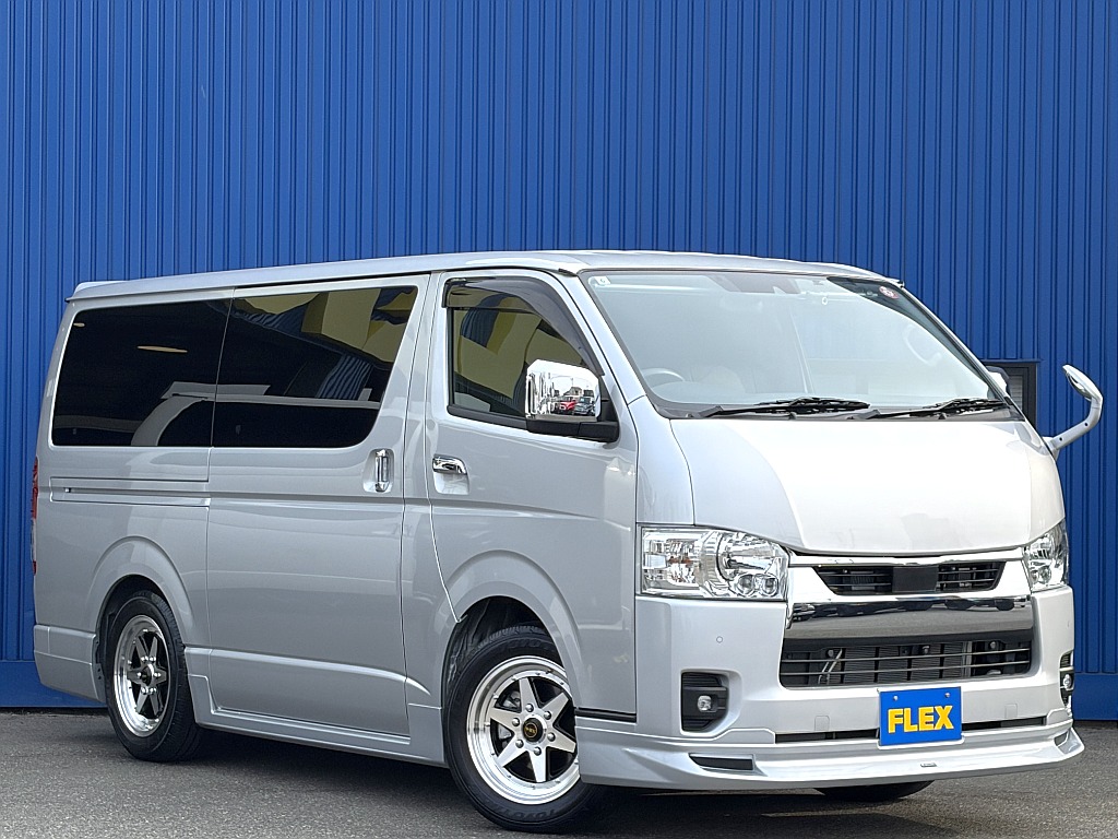 トヨタ ハイエースバン(3枚目)