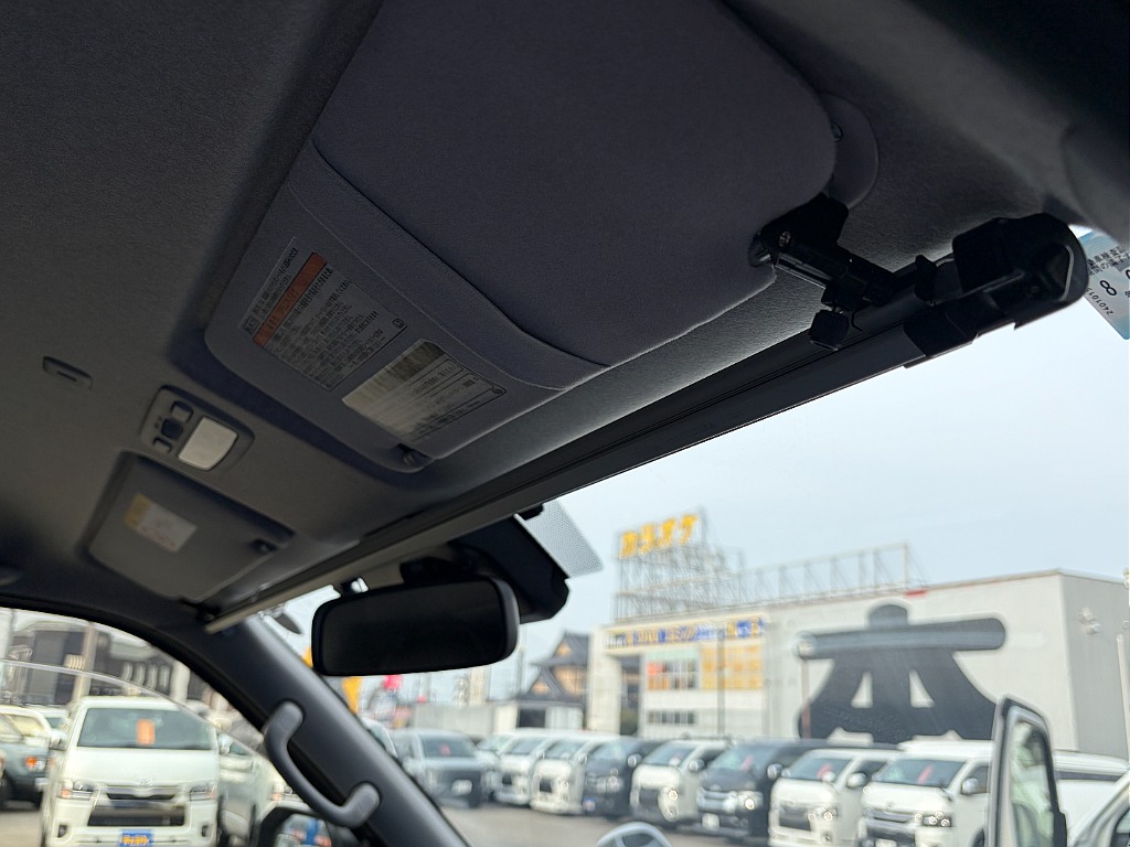 トヨタ ハイエースバン(35枚目)