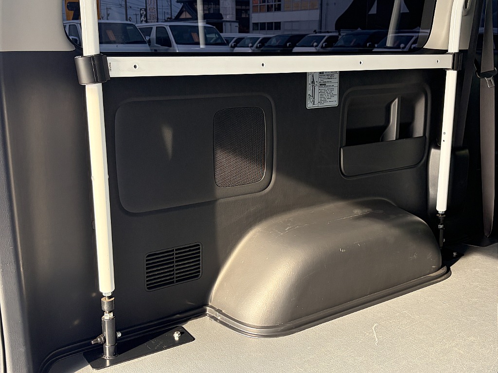 トヨタ ハイエースバン(40枚目)