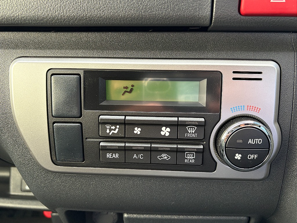 トヨタ ハイエースバン(45枚目)