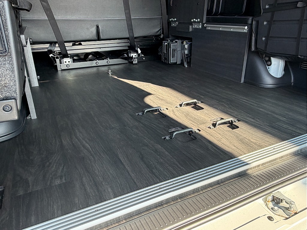 床張りフローリング施工☆