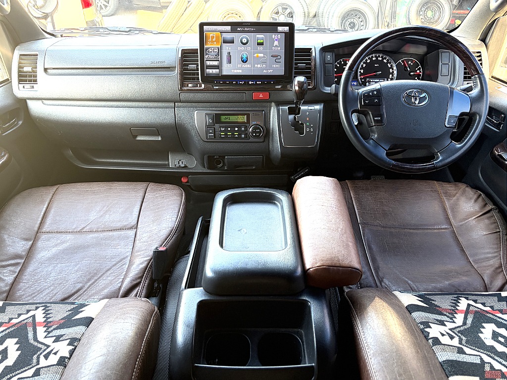 内装のカスタムも充実しております♪