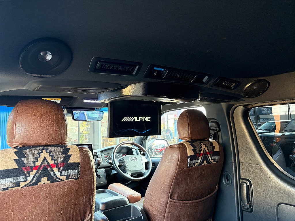 モニタや天井スピーカーも搭載済☆