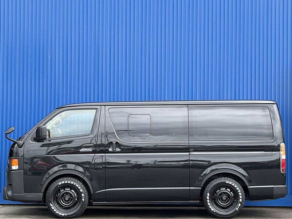 ブラックとマットブラックを掛け合わせた仕様になっております☆
