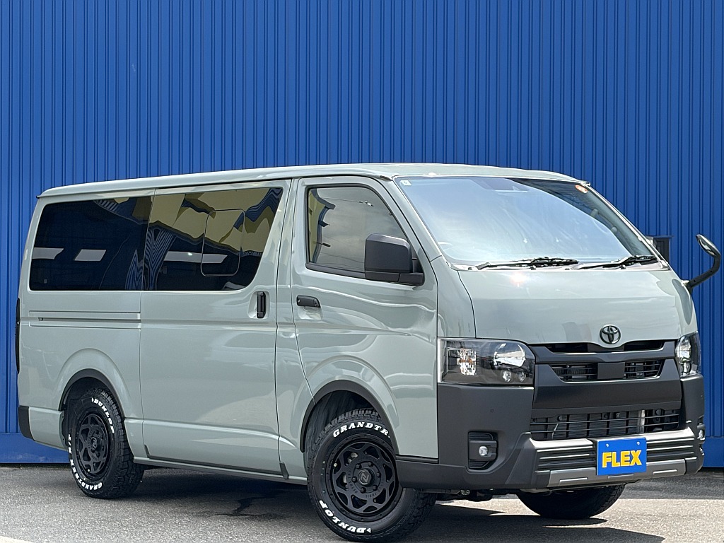 トヨタ ハイエースバン(3枚目)