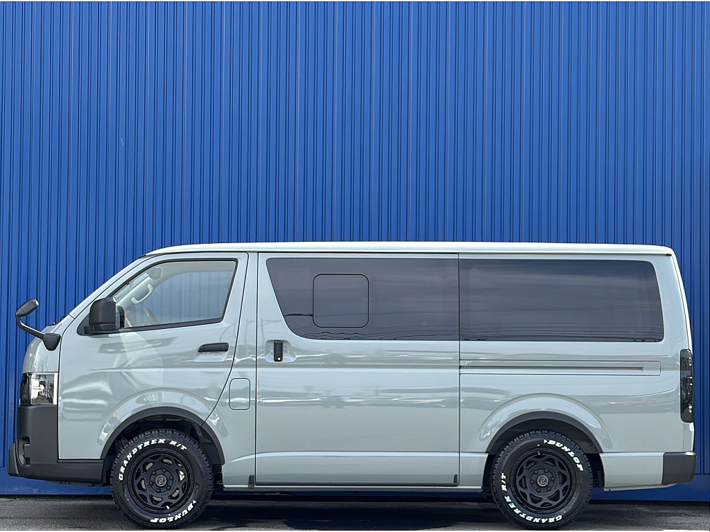 トヨタ ハイエースバン(5枚目)