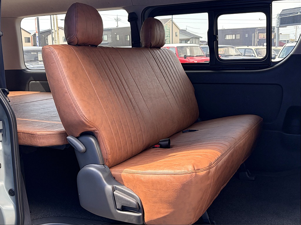 トヨタ ハイエースバン(7枚目)