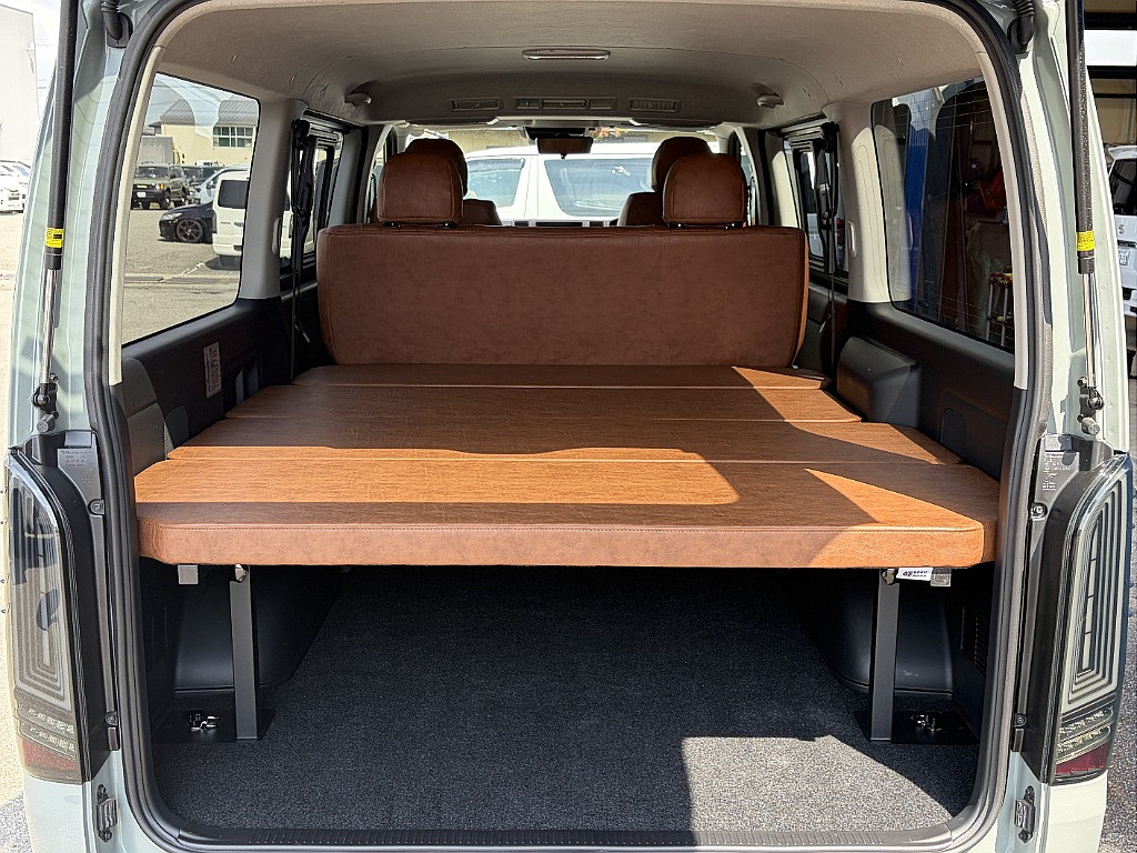 トヨタ ハイエースバン(8枚目)