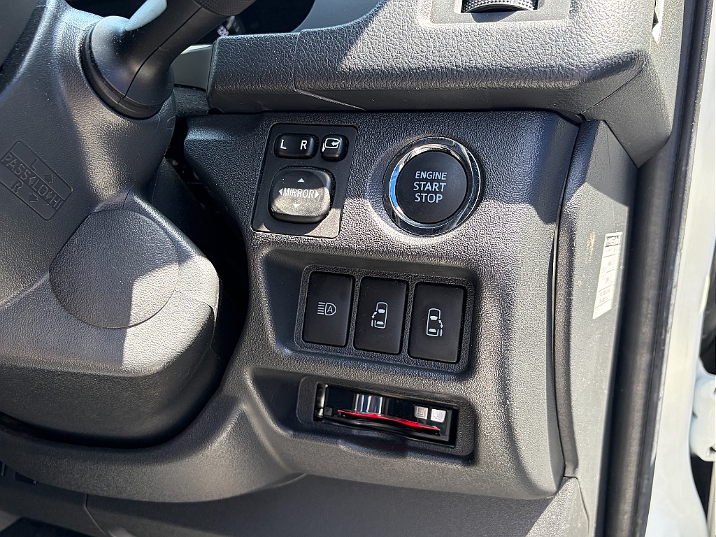 トヨタ ハイエースバン(45枚目)